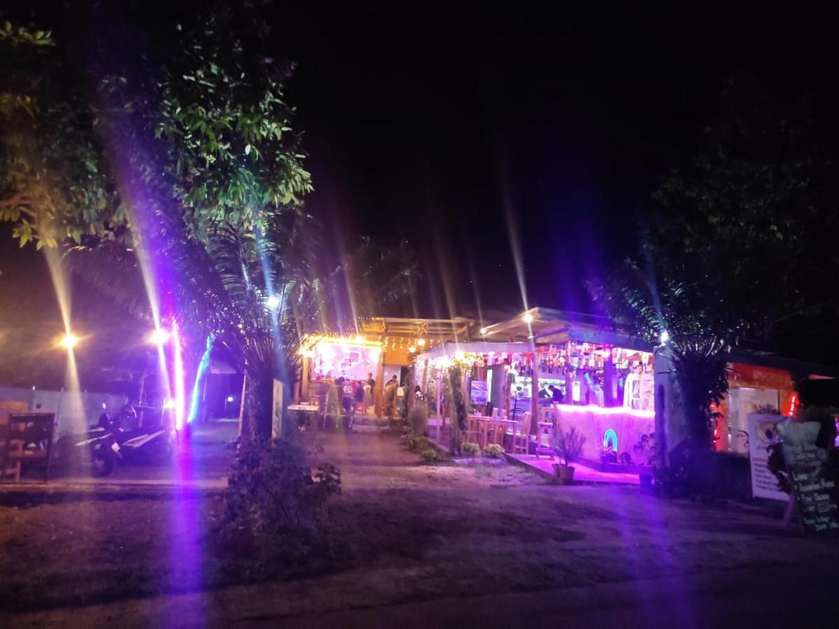 Achita Cottages เซอนารู ภายนอก รูปภาพ